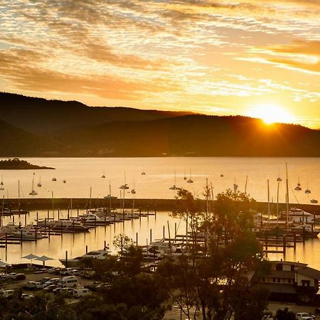 Sunlit Waters Studio Apartments Airlie Beach Luaran gambar