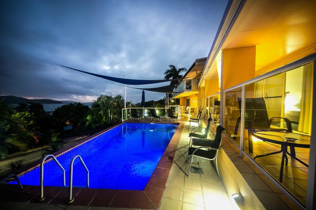 Sunlit Waters Studio Apartments Airlie Beach Luaran gambar