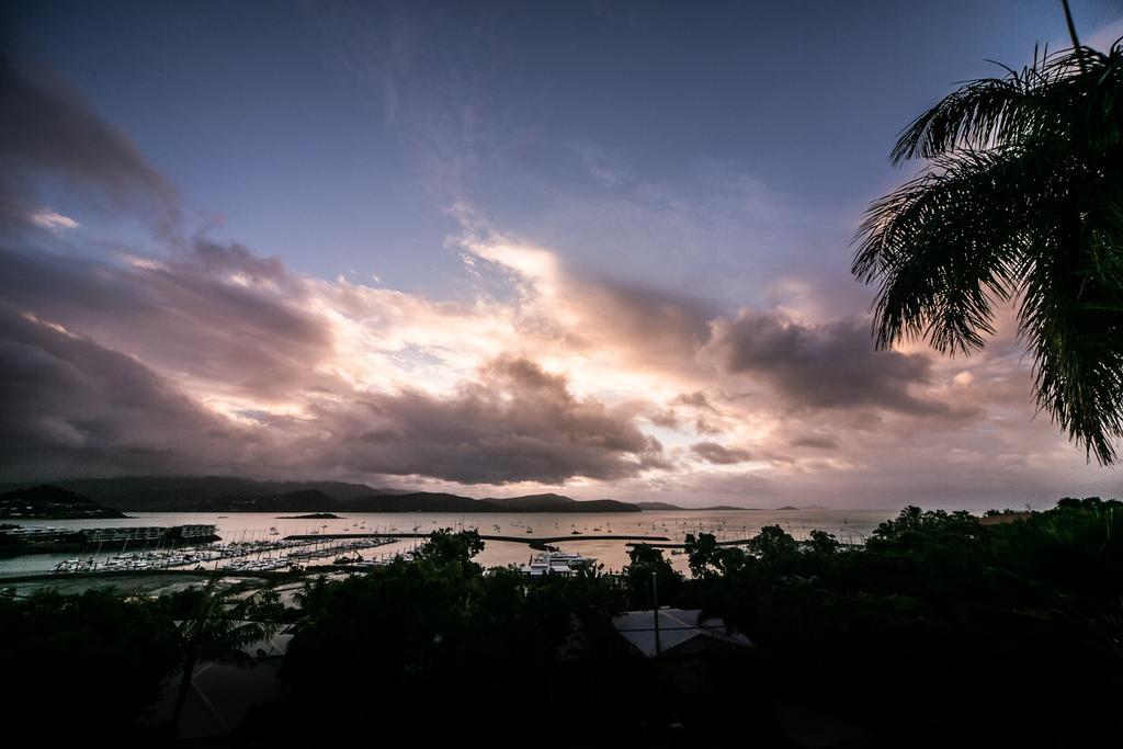 Sunlit Waters Studio Apartments Airlie Beach Luaran gambar