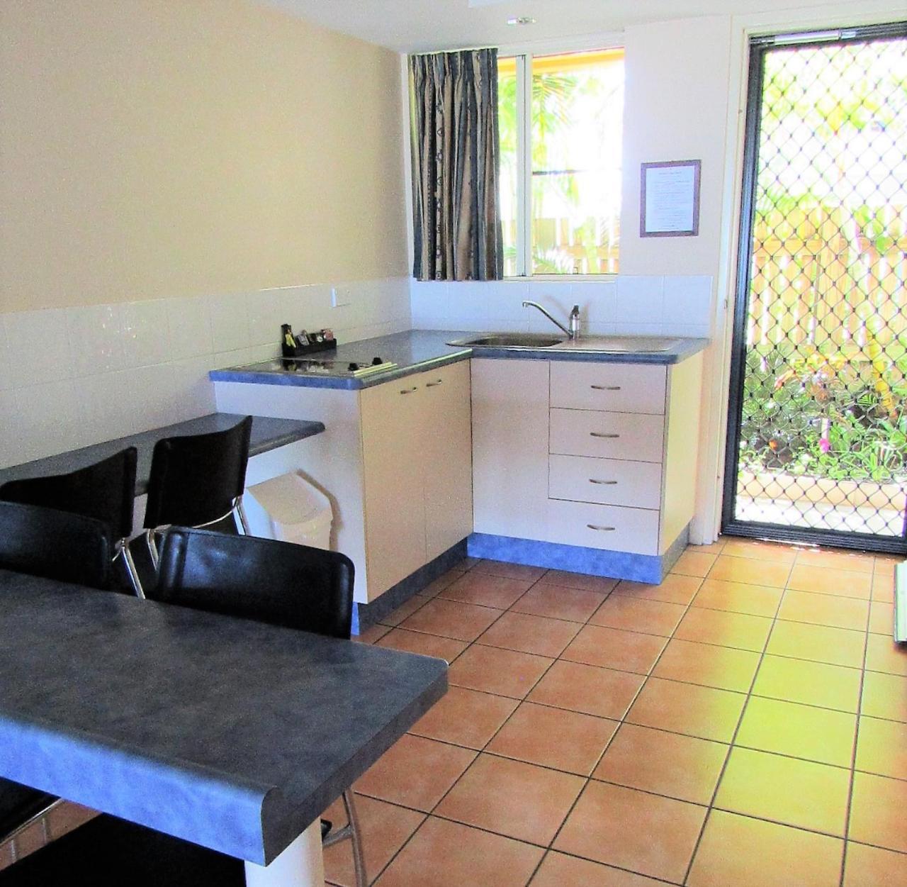 Sunlit Waters Studio Apartments Airlie Beach Luaran gambar
