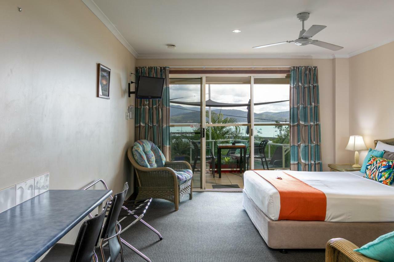 Sunlit Waters Studio Apartments Airlie Beach Luaran gambar
