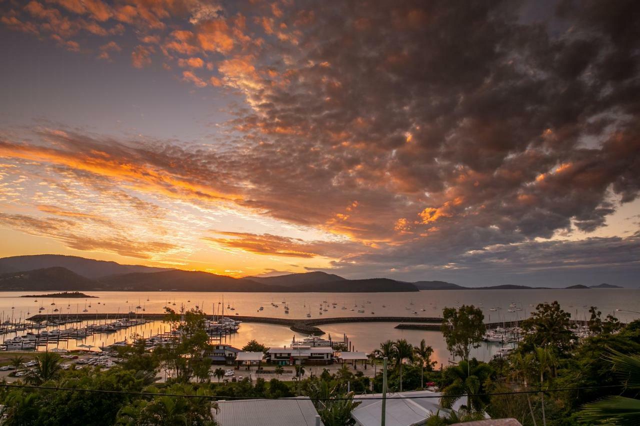 Sunlit Waters Studio Apartments Airlie Beach Luaran gambar