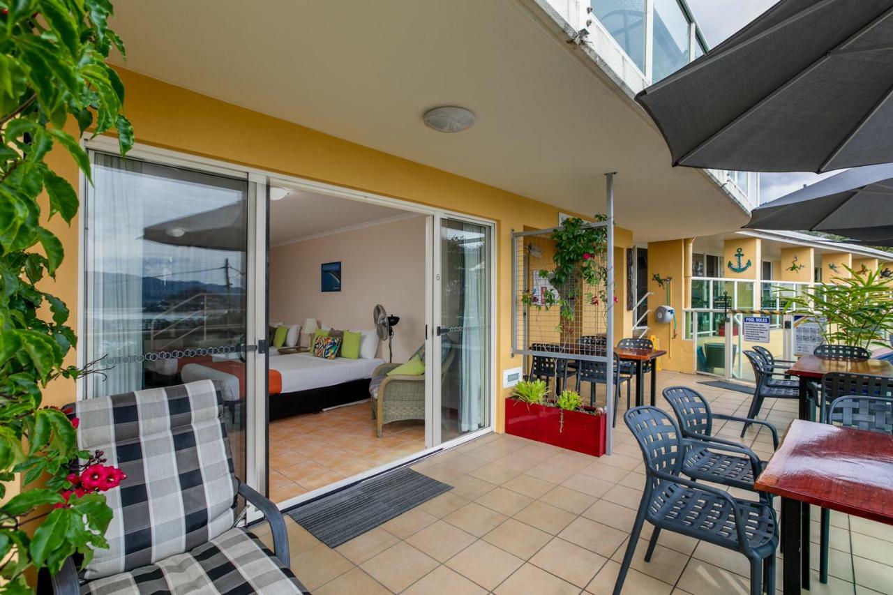 Sunlit Waters Studio Apartments Airlie Beach Luaran gambar