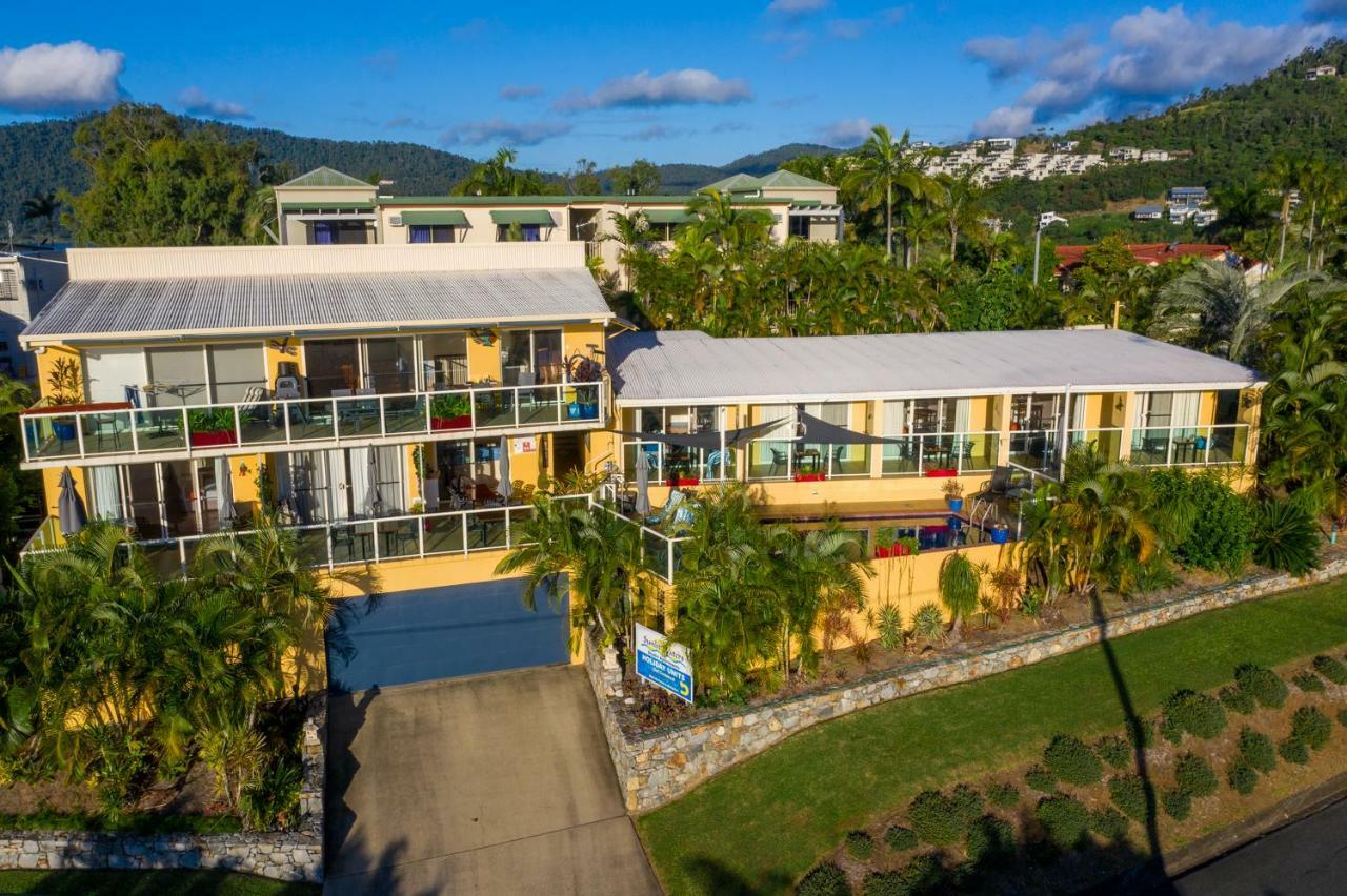 Sunlit Waters Studio Apartments Airlie Beach Luaran gambar