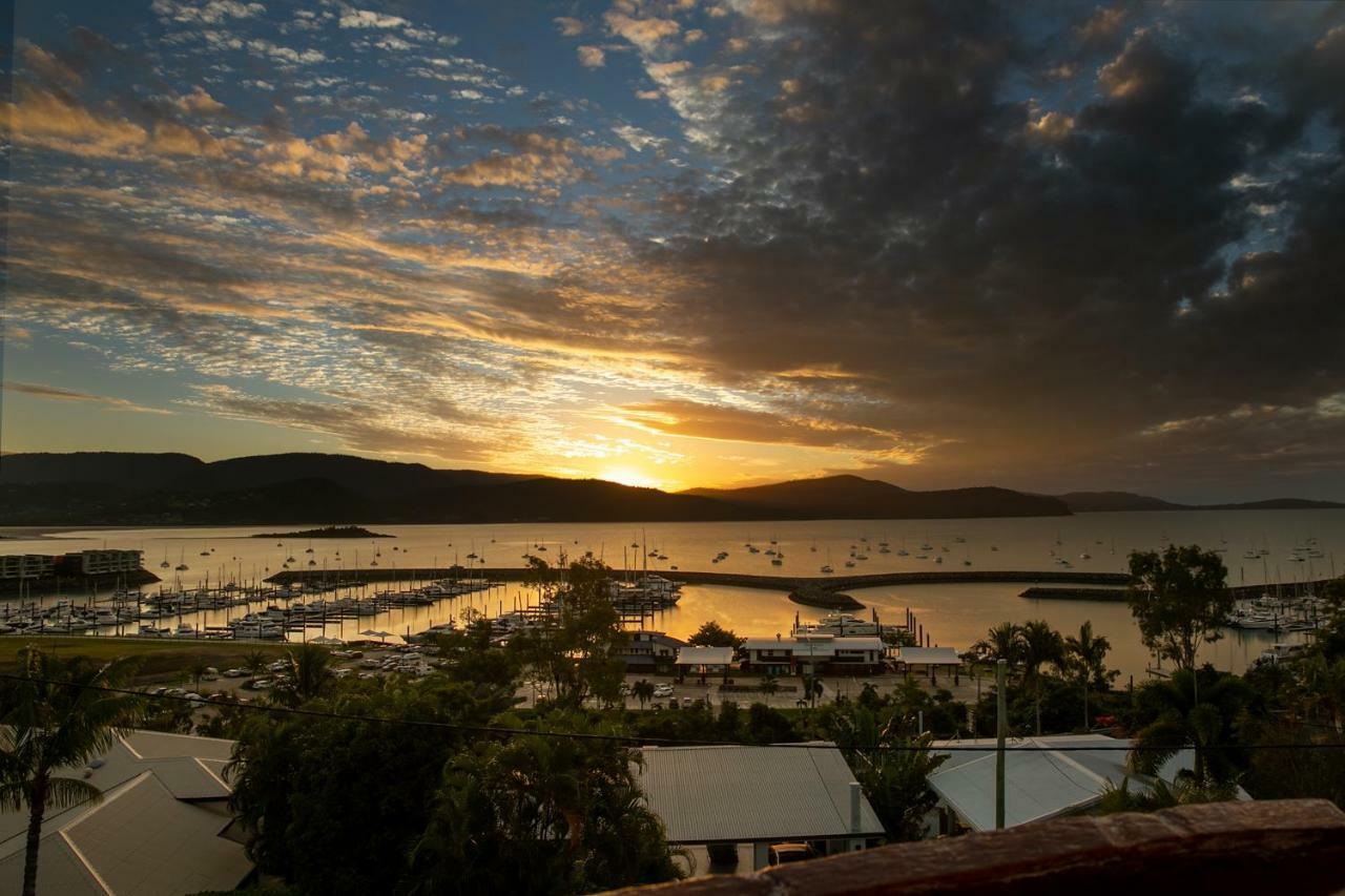 Sunlit Waters Studio Apartments Airlie Beach Luaran gambar