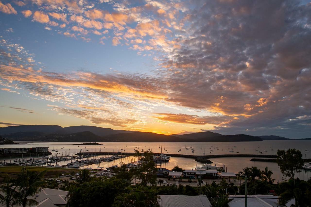 Sunlit Waters Studio Apartments Airlie Beach Luaran gambar