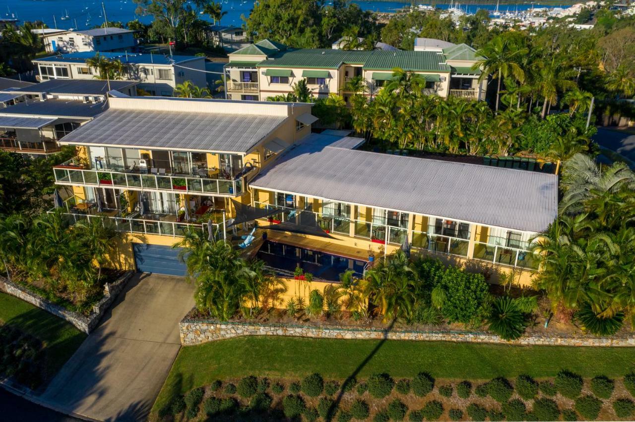 Sunlit Waters Studio Apartments Airlie Beach Luaran gambar