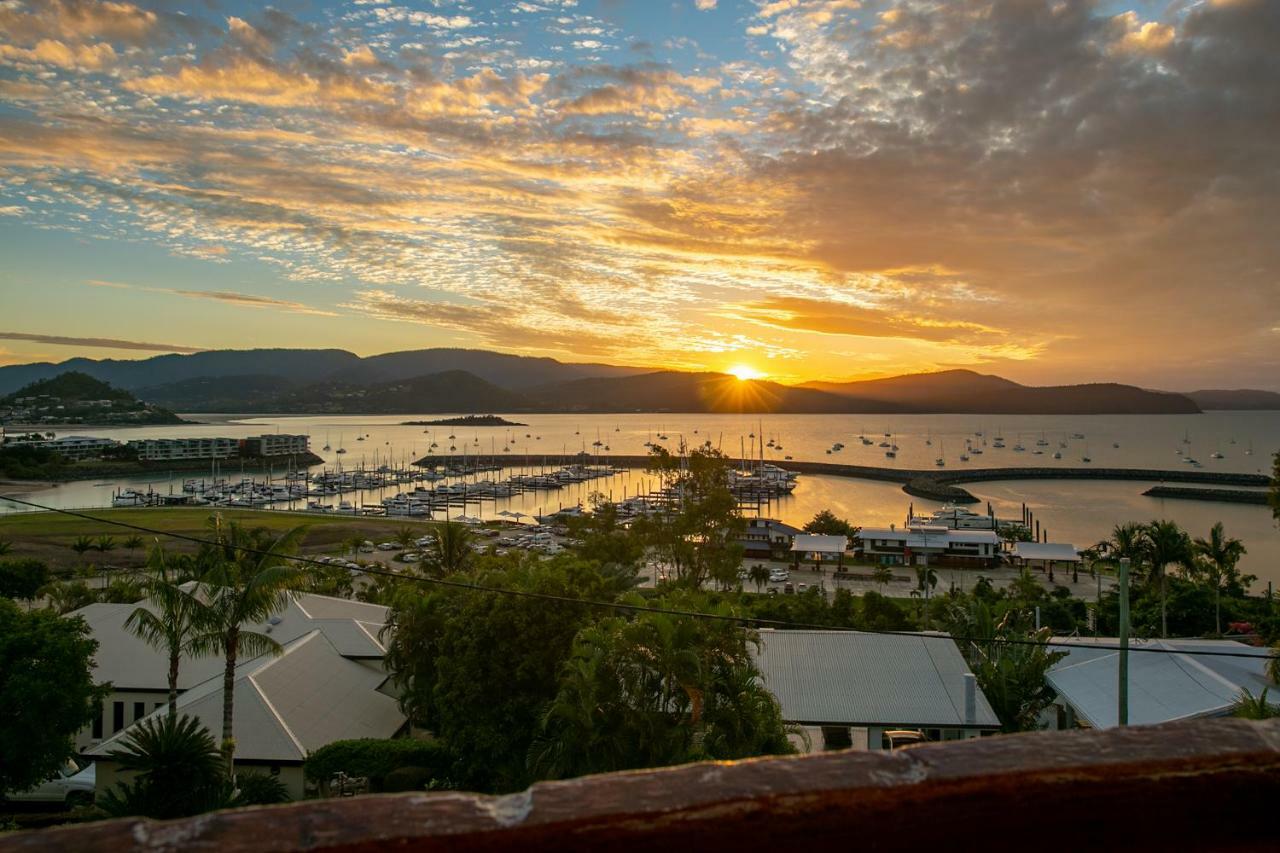 Sunlit Waters Studio Apartments Airlie Beach Luaran gambar